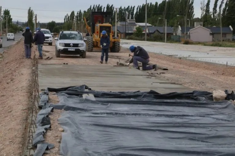 Gaido y Gutiérrez recorrieron la obra del canal Necochea y anunciaron que se inaugurará a fin de año