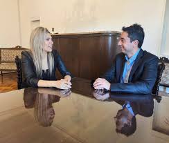 Encuentro entre la senadora electa Nadia Márquez y el senador Enzo Fullone.