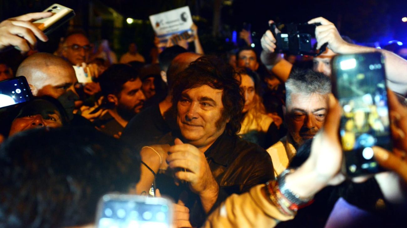 Miles de simpatizantes recibieron a Milei en Mar del Plata durante el Tour de la Gratitud