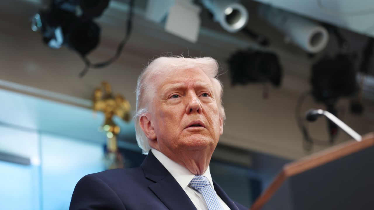 Trump anuncia tregua con Irán y reapertura del Estrecho de Ormuz.