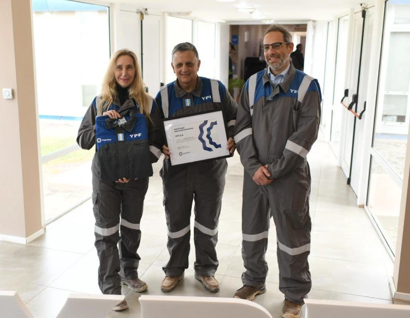 YPF recibe la Marca País y refuerza su liderazgo en el desarrollo energético argentino.