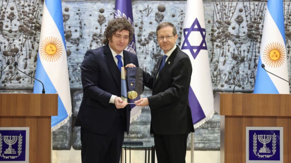 Javier Milei recibe la Medalla Presidencial de Honor en Israel.