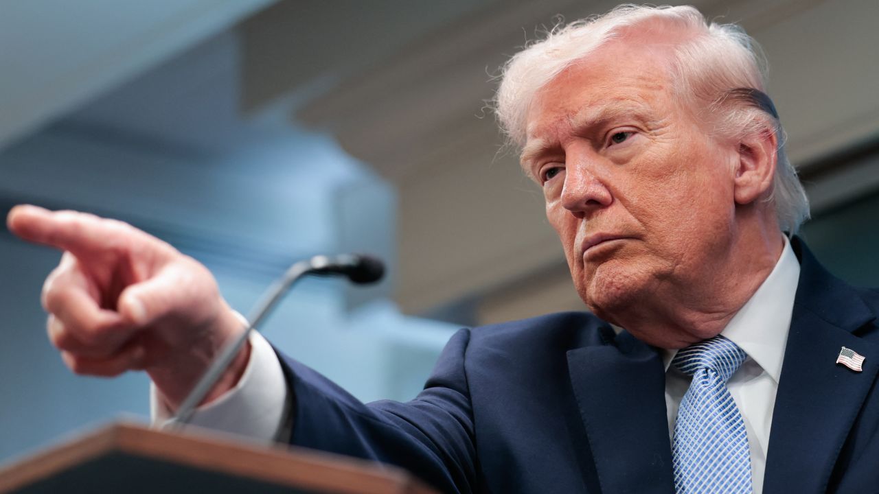 Guerra en Irán: Trump ordena tomar medidas en el Estrecho de Ormuz.