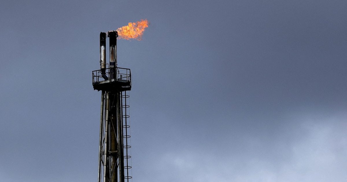 Petróleo supera 90 dólares por guerra en Irán y afecta mercados