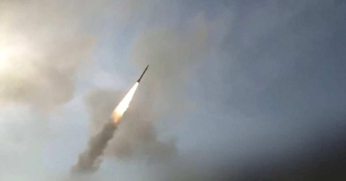Régimen iraní lanza misiles balísticos contra cuatro países del Golfo