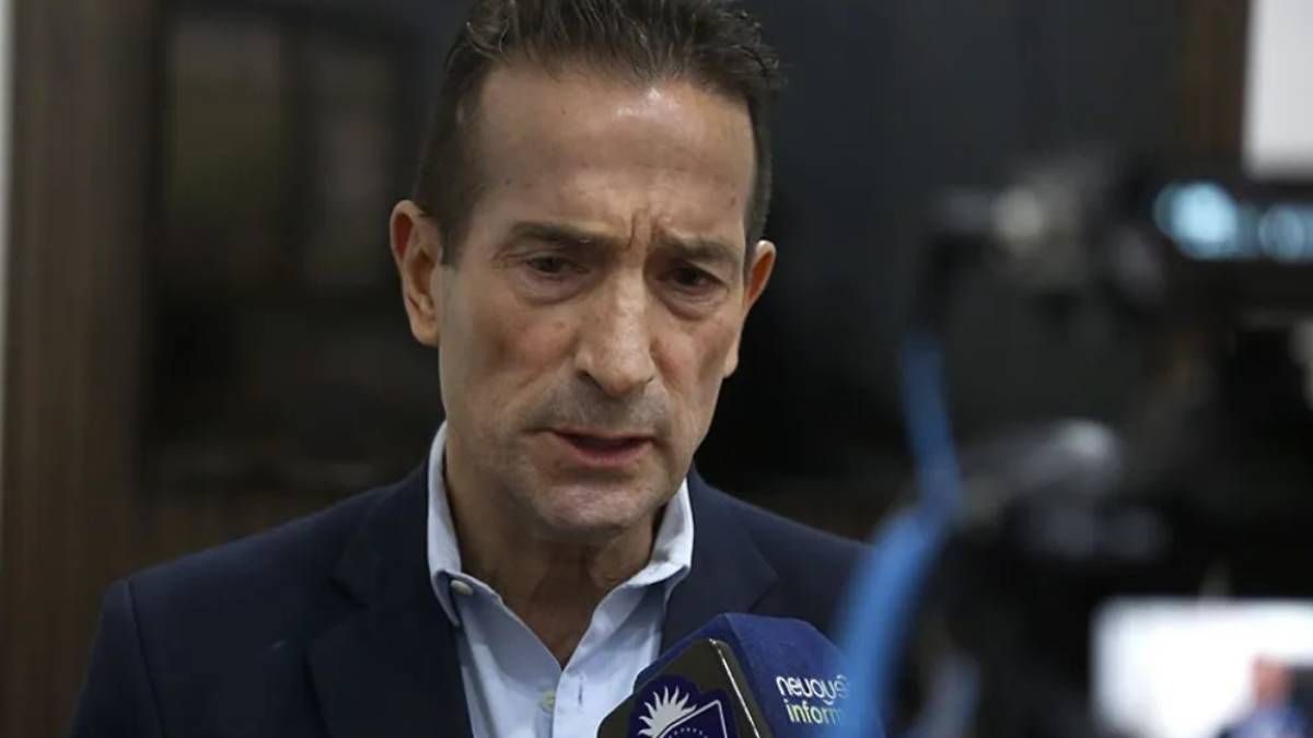 Jorge Tobares presenta propuesta de protección laboral nacional