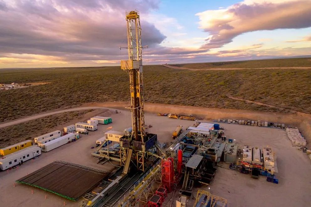 Se promulgó ley que respalda acuerdo de explotación de GNL en Neuquén