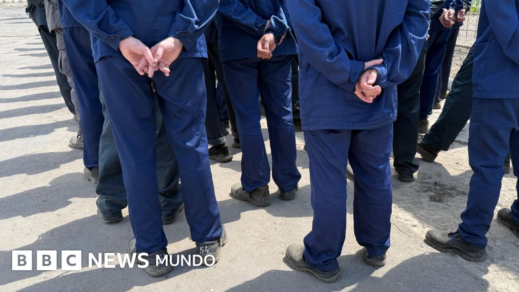 Soldados ucranianos presos revelan por qué combaten con Rusia