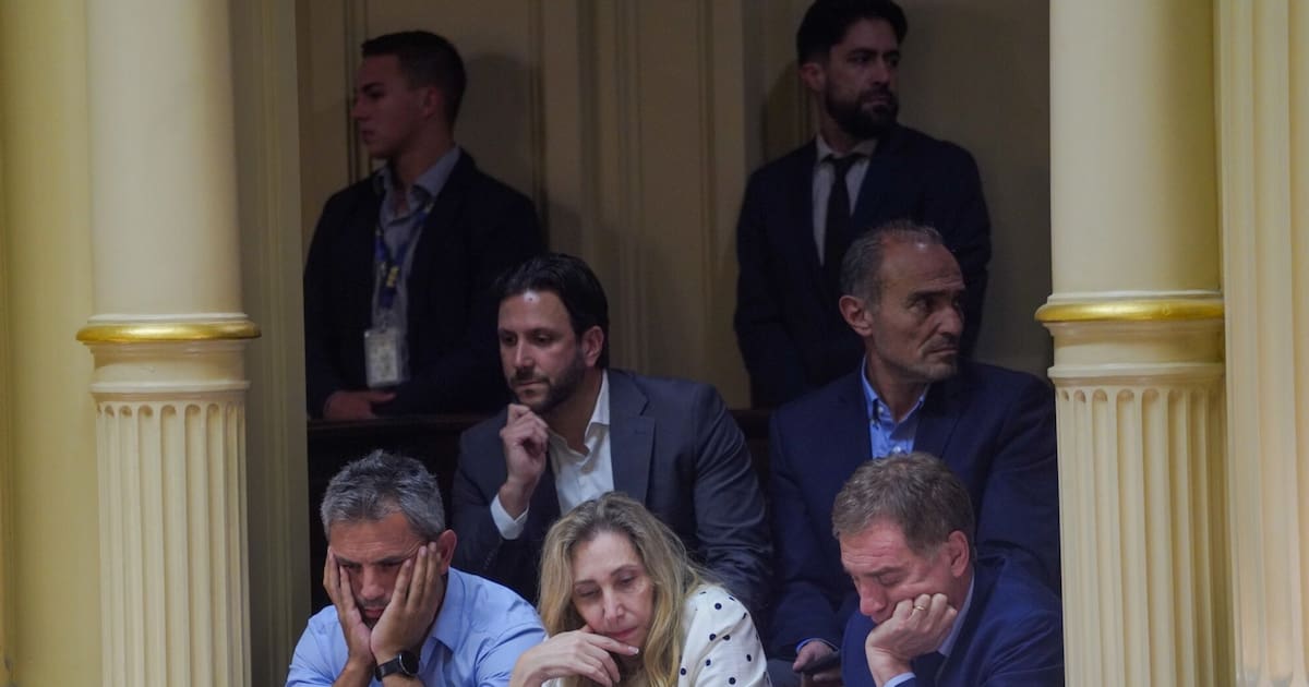 Gobierno reconfigura estrategia y Sturzenegger se suma a Mesa Política