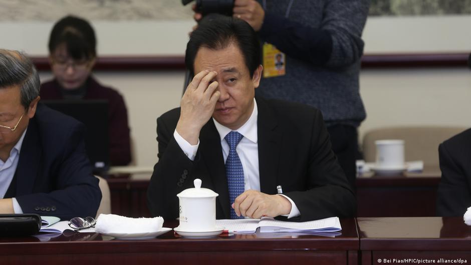 China condena a cadena perpetua al fundador de Evergrande