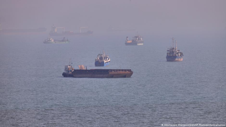 Irán plantea condiciones para reabrir estrecho de Ormuz