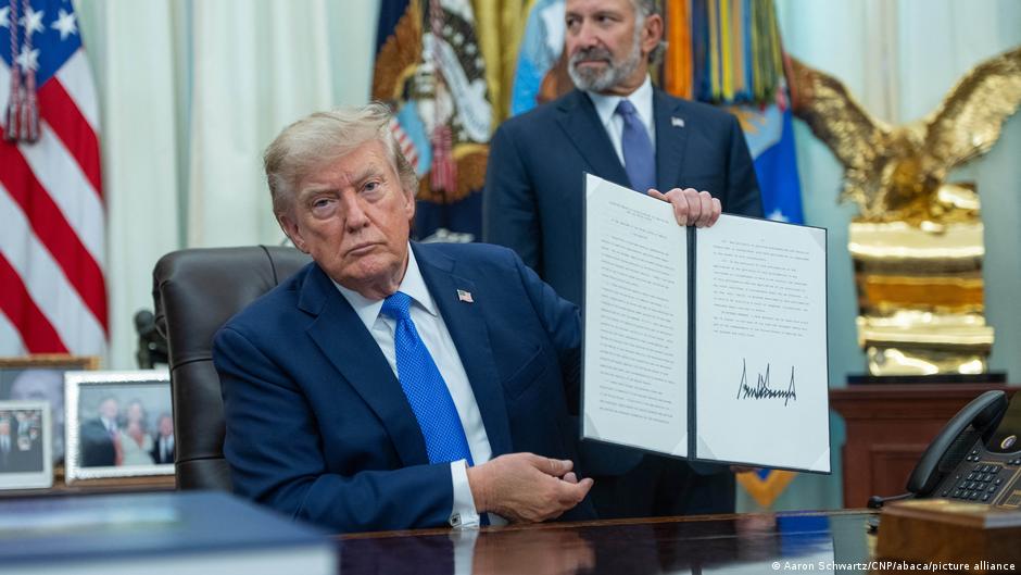 Trump busca nuevamente limitar ciudadanía por nacimiento en Estados Unidos