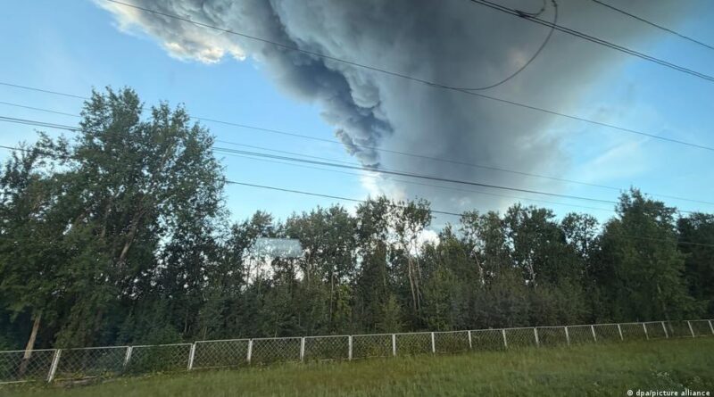 Ucrania ataca refinería rusa en nueva escalada del conflicto