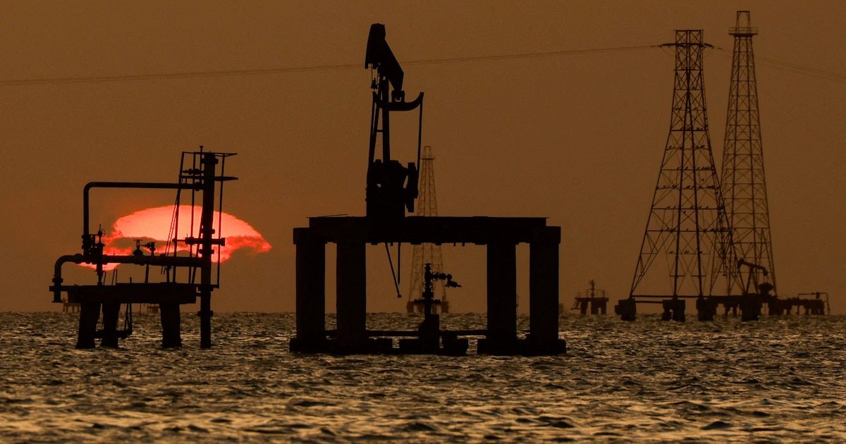 Petróleo se dispara por escalada entre Estados Unidos e Irán