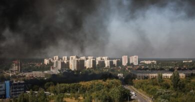 Rusia ataca almacén en Ucrania: 27 muertos y 42 heridos
