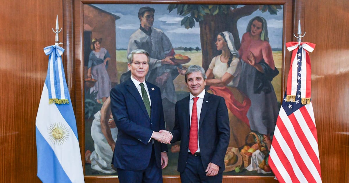 Caputo busca negociar swap con Estados Unidos tras aval del FMI