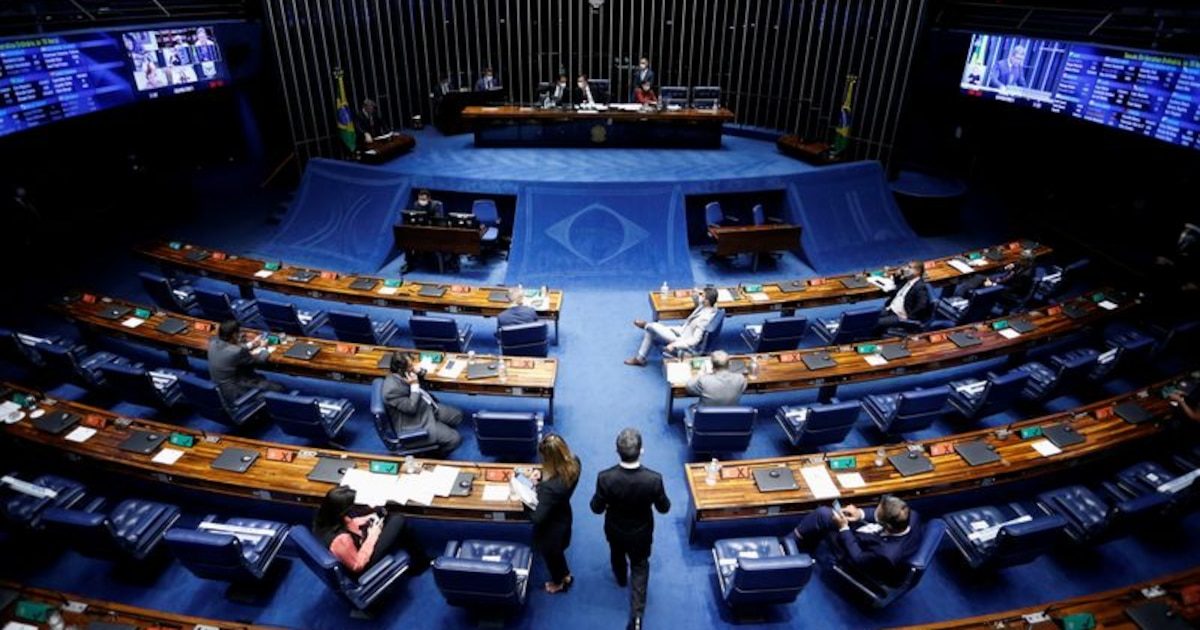 Brasil reduce impuestos sobre combustibles por volatilidad del petróleo