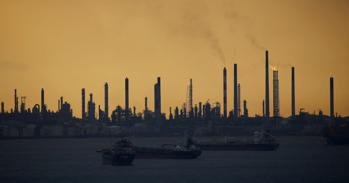 Precio del petróleo sube por incertidumbre en estrecho de Ormuz