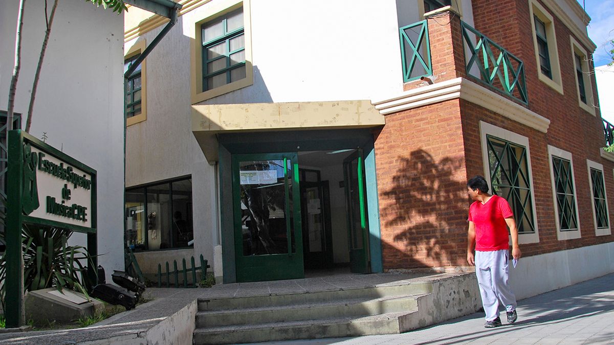 Neuquén ejecuta obras en Escuela de Música tras reclamos por fallas