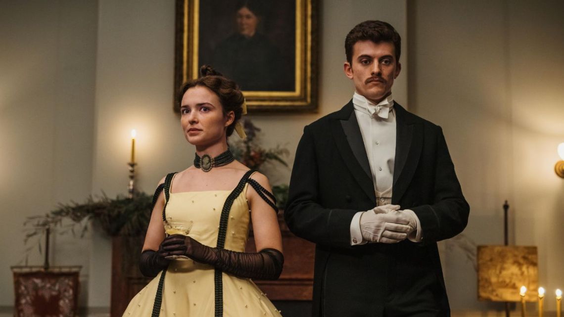 Netflix estrena Mi brillante carrera, serie de época basada en novela clásica