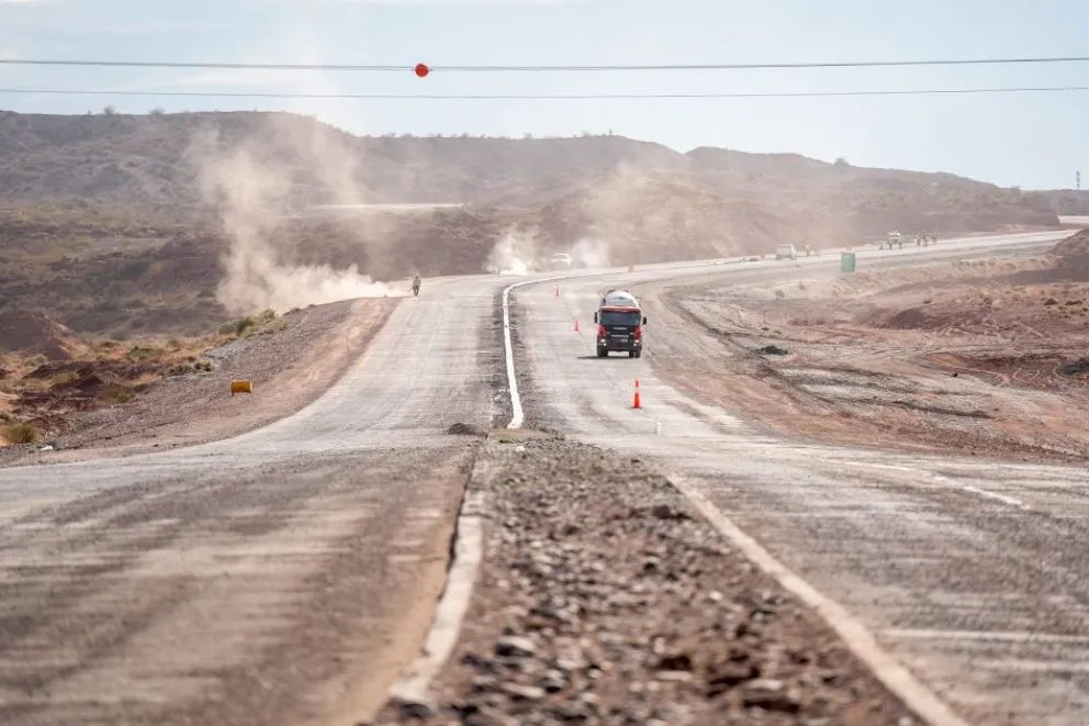 Neuquén acuerda financiamiento de rutas con petroleras de Vaca Muerta