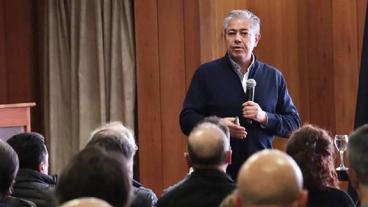 Rolando Figueroa: tierras neuquinas solo para argentinos
