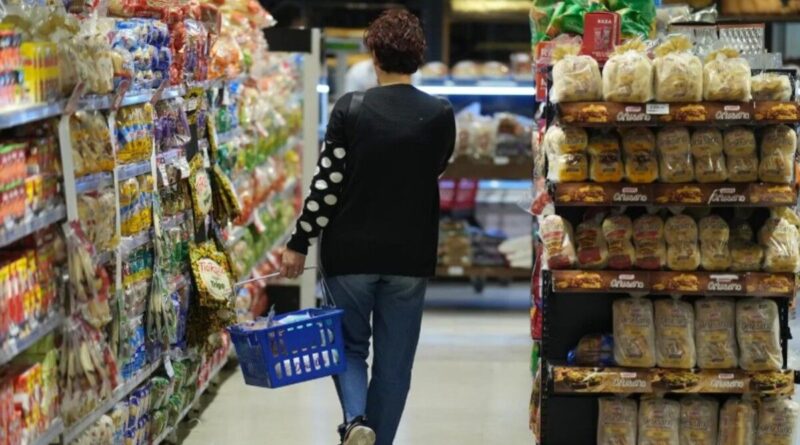 Venta en supermercados crece en Neuquén mientras se desploma a nivel nacional
