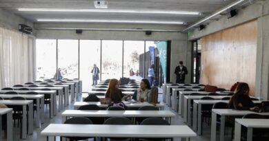 Nuevo edificio UFLO Universidad transforma el centro de Neuquén