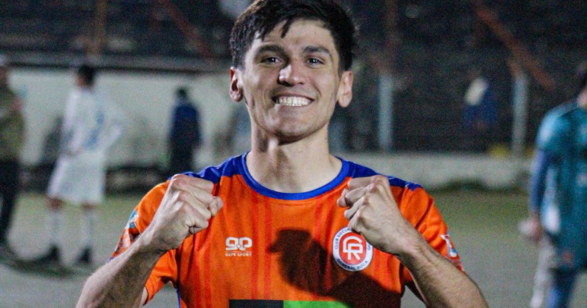 Deportivo Roca lidera la Liga Confluencia tras vencer a Regina