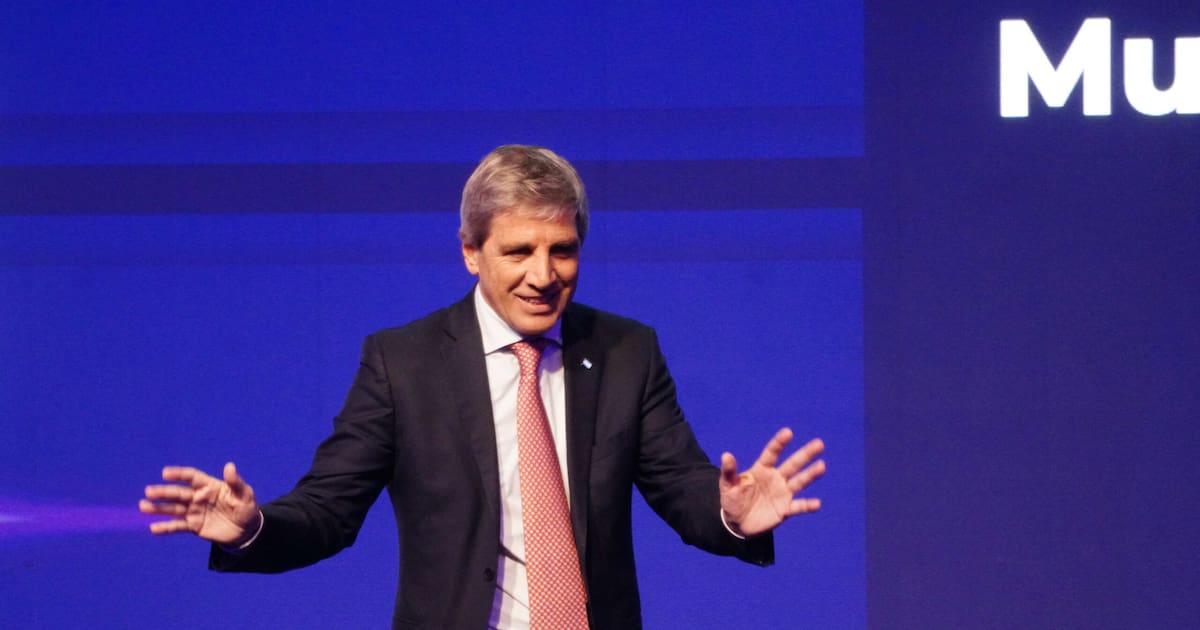 Caputo anticipa reducción de impuestos y reforma tributaria