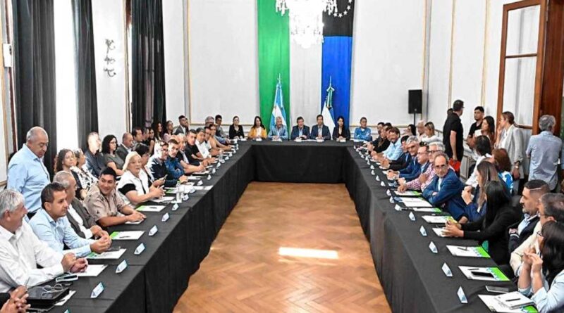 Weretilneck propone compensación para 14 municipios de Neuquén