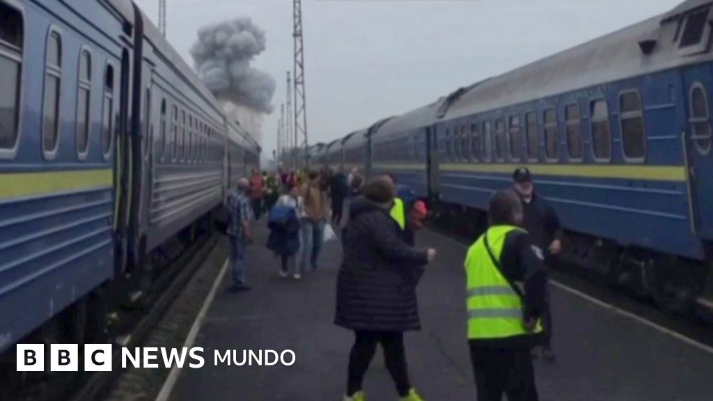 Rusia ataca tren ucraniano con funcionarios europeos en la estación