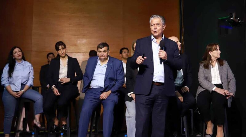 Figueroa evalúa gestión municipal en Neuquén