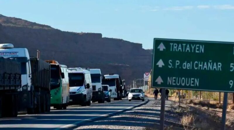 Neuquén: prueba piloto de bitrenes para Vaca Muerta