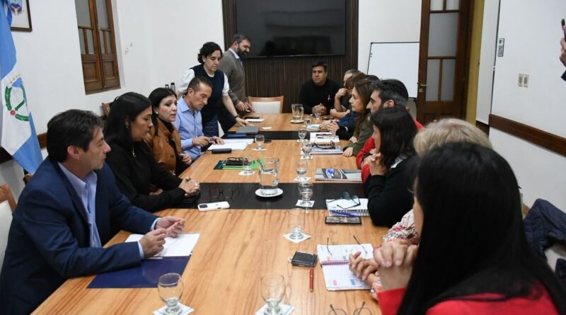 ATEN presenta pretensiones salariales 2027 al gobierno neuquino