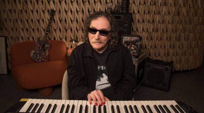 Netflix estrena documental sobre Charly García en su cumpleaños 75
