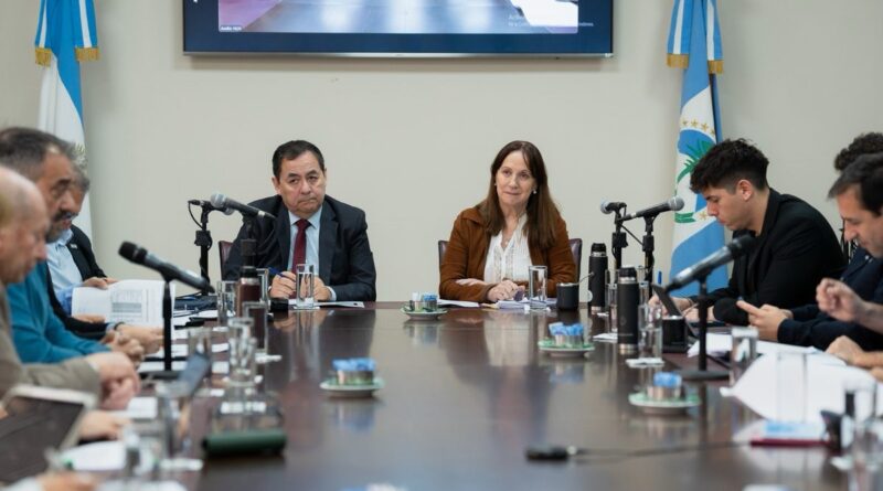 Vaca Muerta: petroleras financiarán 177 millones en rutas