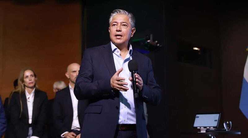 Figueroa destaca aumento del empleo privado en Neuquén